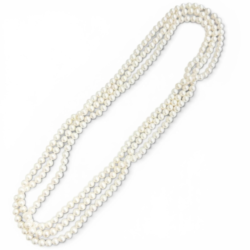 TIFFANY White Pearl Necklace